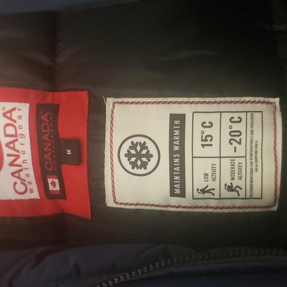 A Canada weather gear coat - Picture 8 of 9